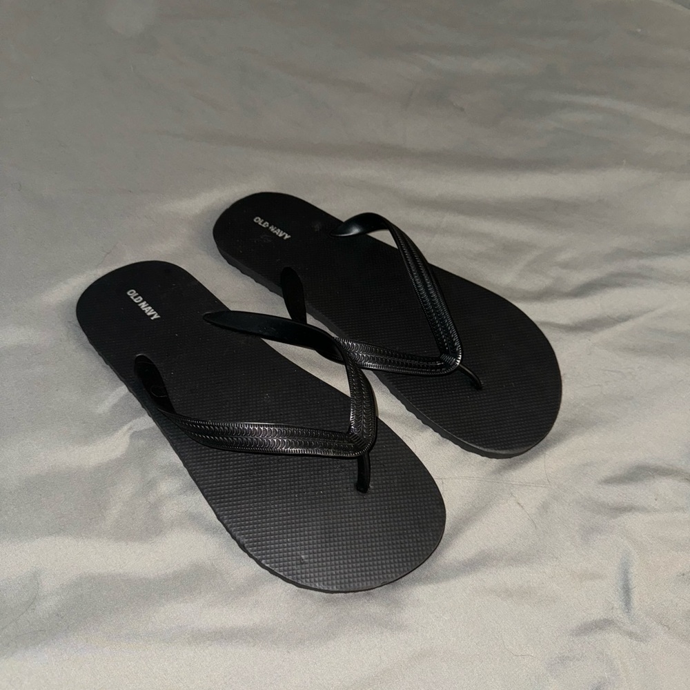 Old Navy Black Flip Flops